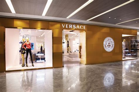 versace store manager salary|capri versace jobs.